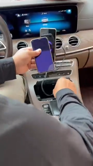 4 in 1 Retractable Car Charger, 127W Car Charger USB C Fast Charge with 2 Cables 2.6 FT and 2 USB Ports, 180° Adjustable Multi Port for iPhone/Ipad/Phone/Tablet/Laptop